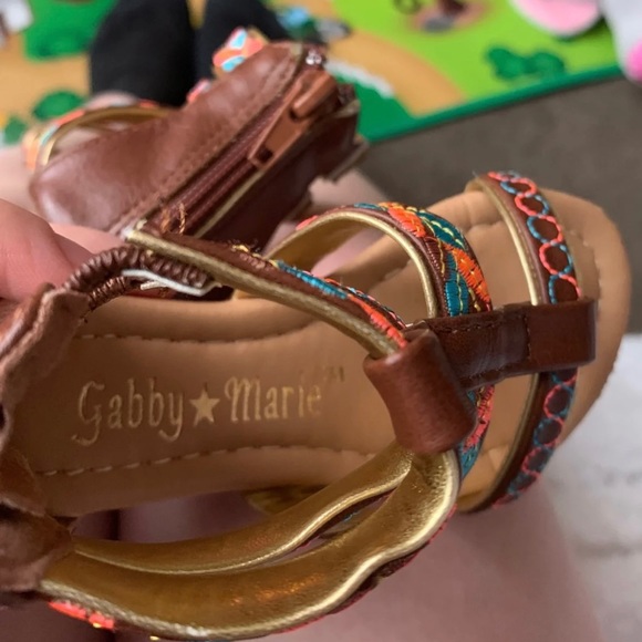 Girls 5c Sandles - Picture 3 of 6